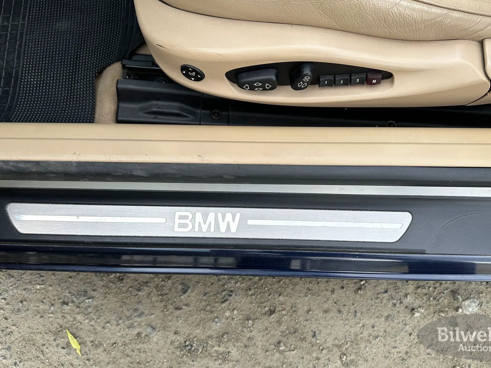 Vehicle image 48