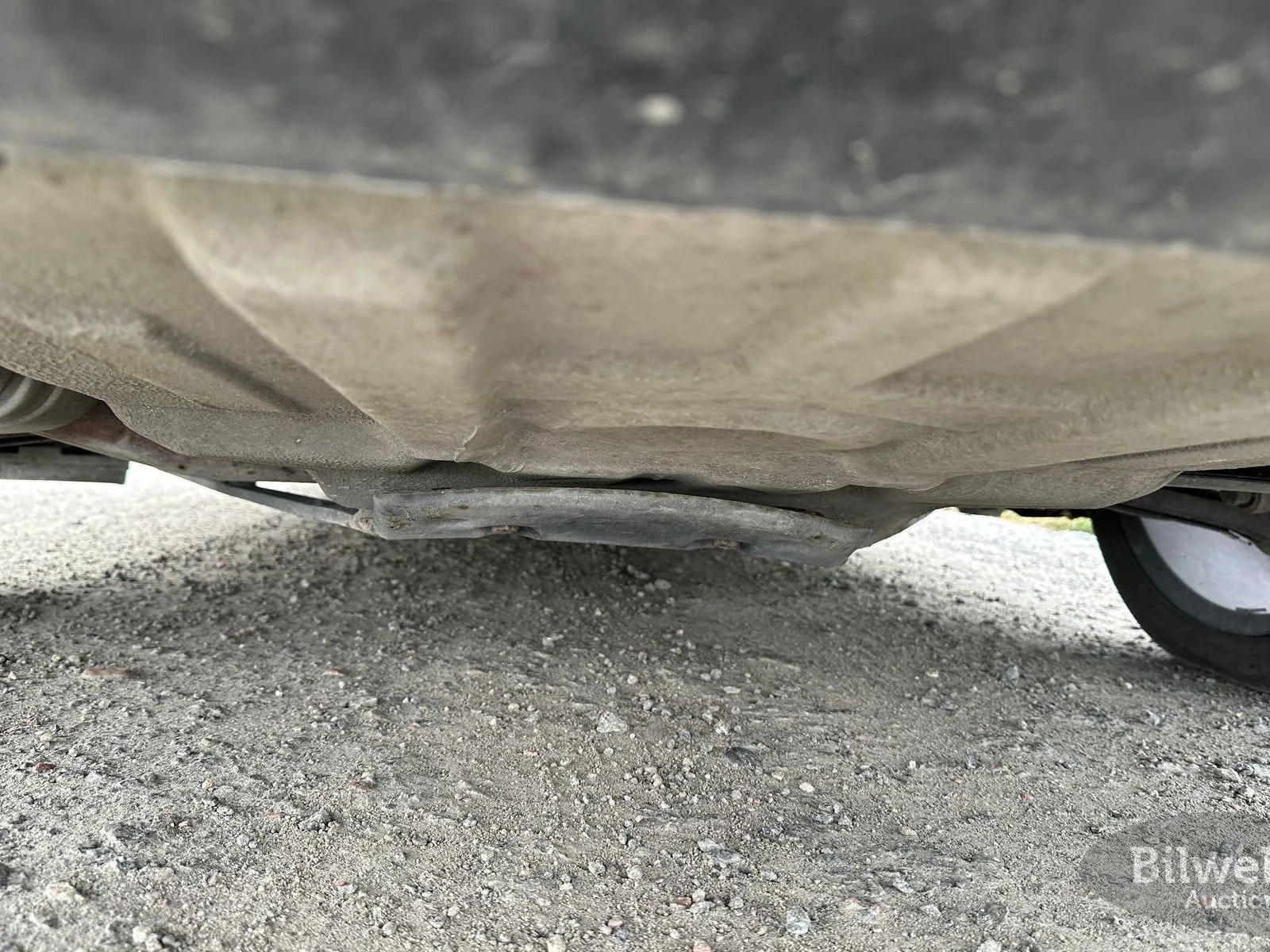 Vehicle image 82