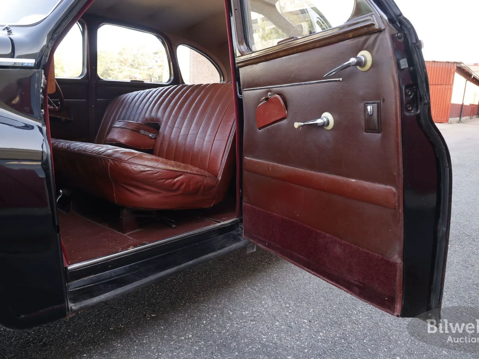 Vehicle image 30
