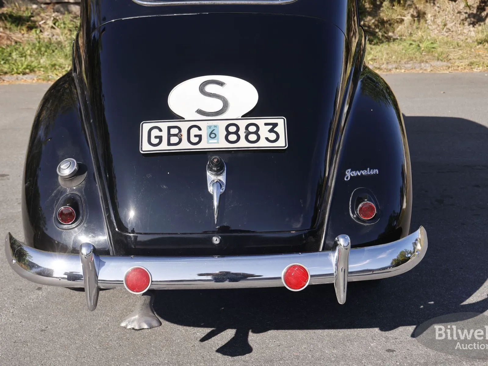 Vehicle image 18