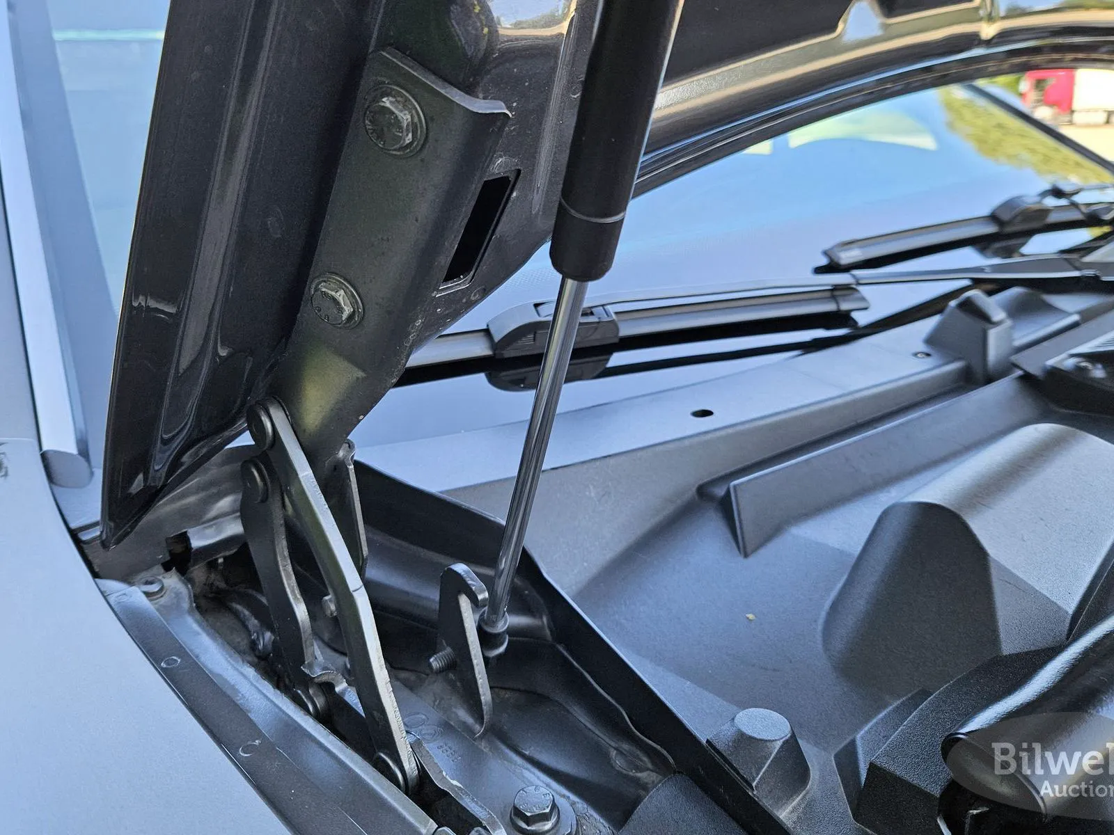 Vehicle image 25
