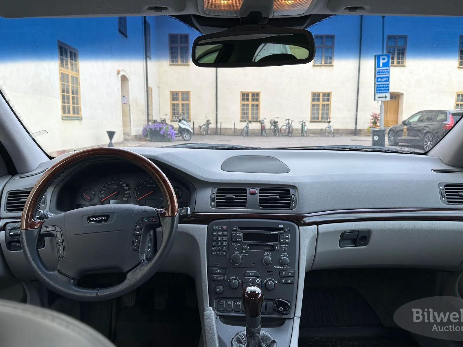 Vehicle image 45