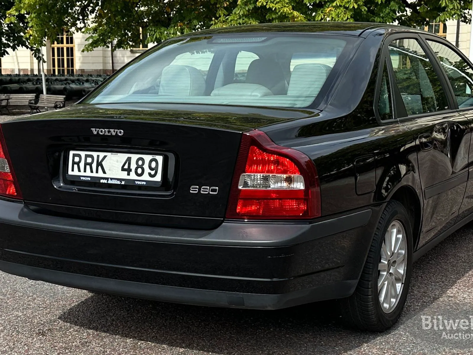 Vehicle image 26