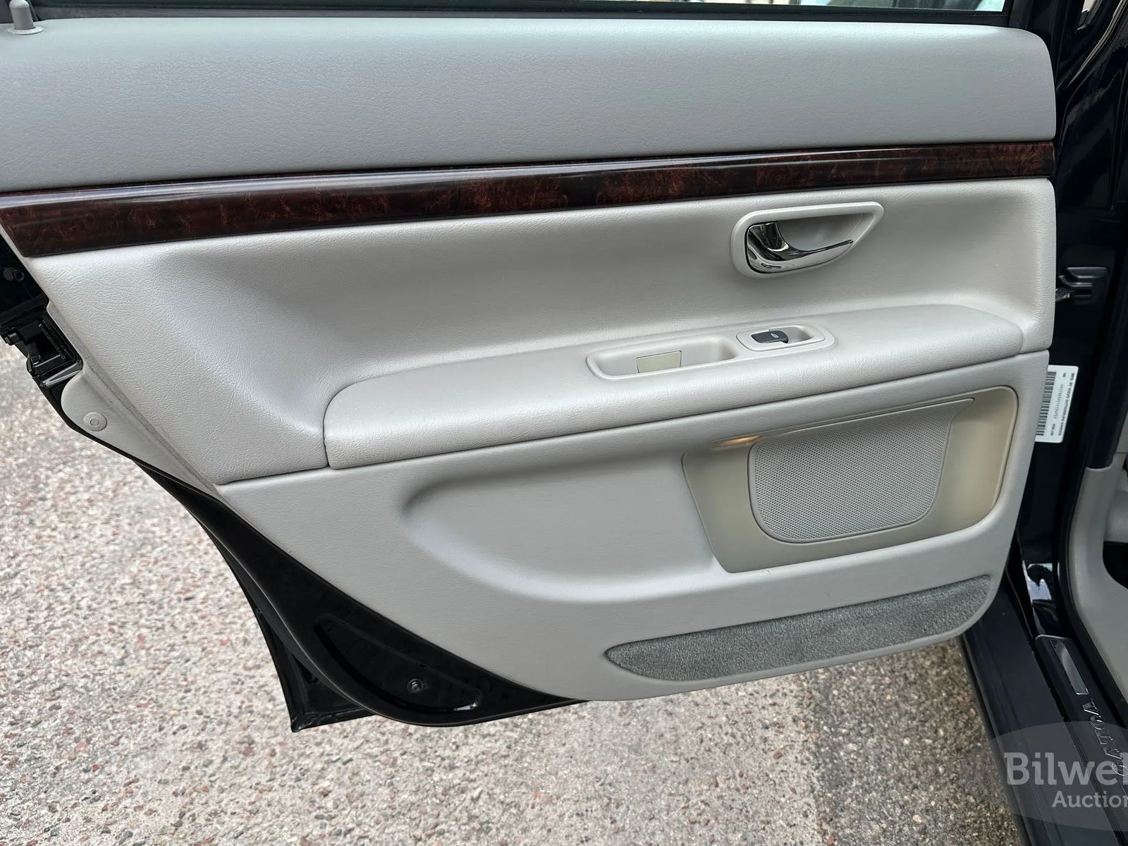 Vehicle image 41