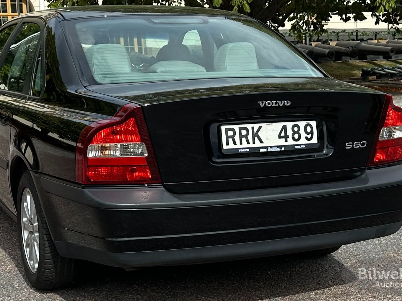 Vehicle image 28