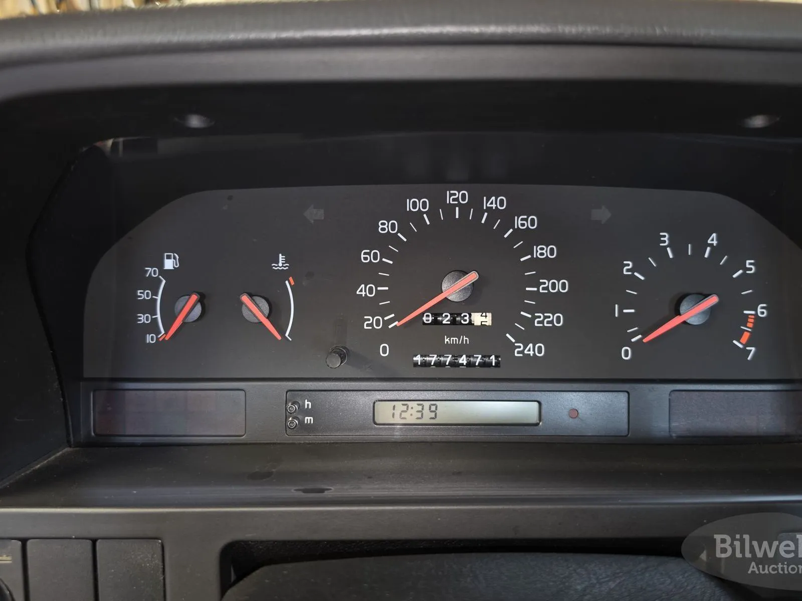 Vehicle image 33