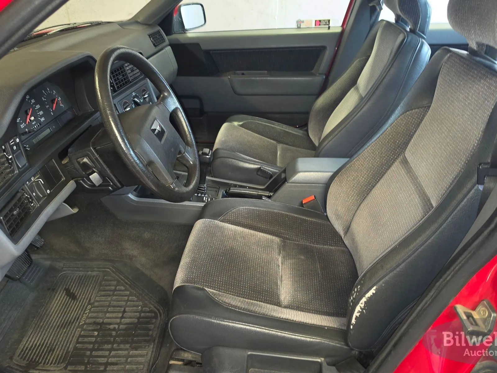 Vehicle image 26