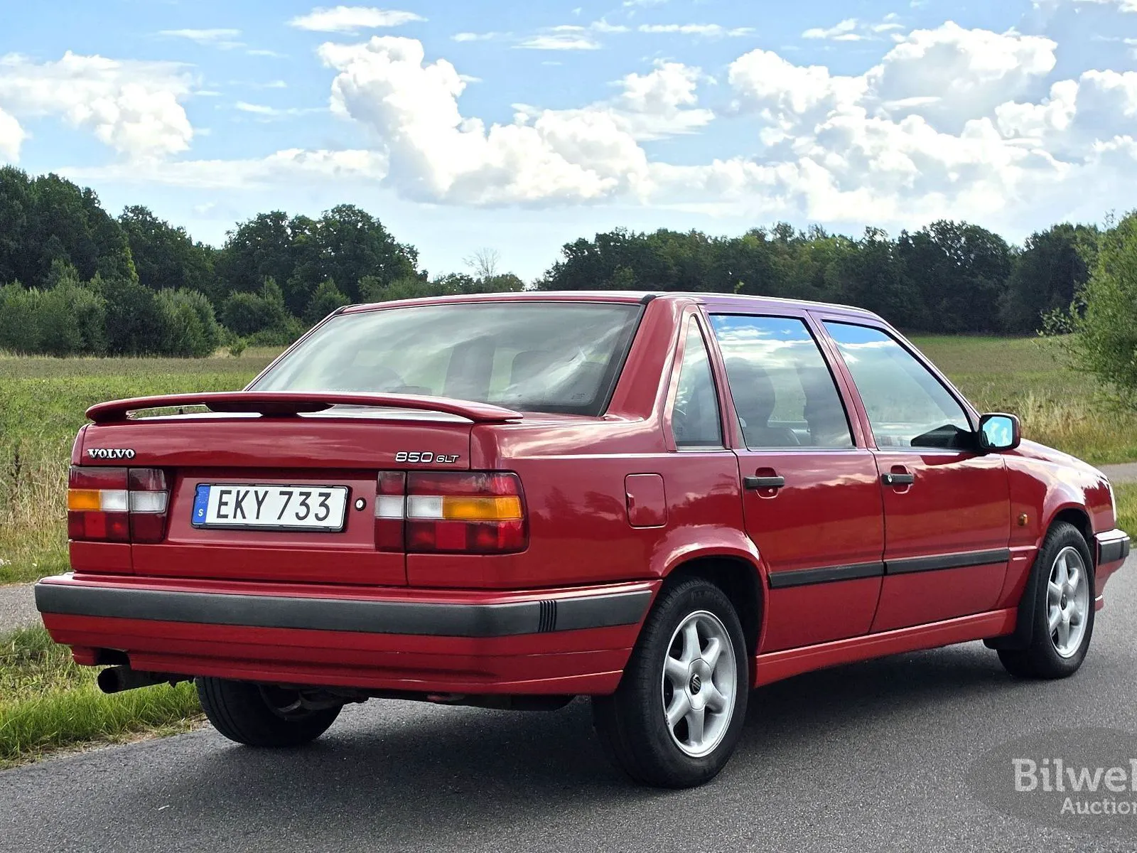 Vehicle image 14