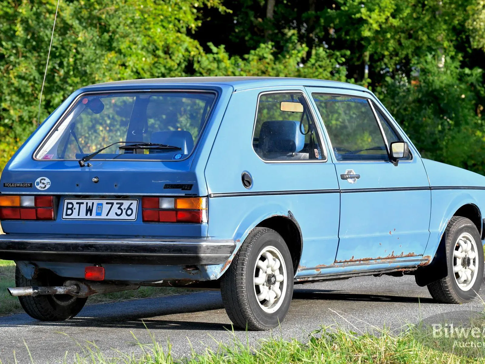 Vehicle image 9