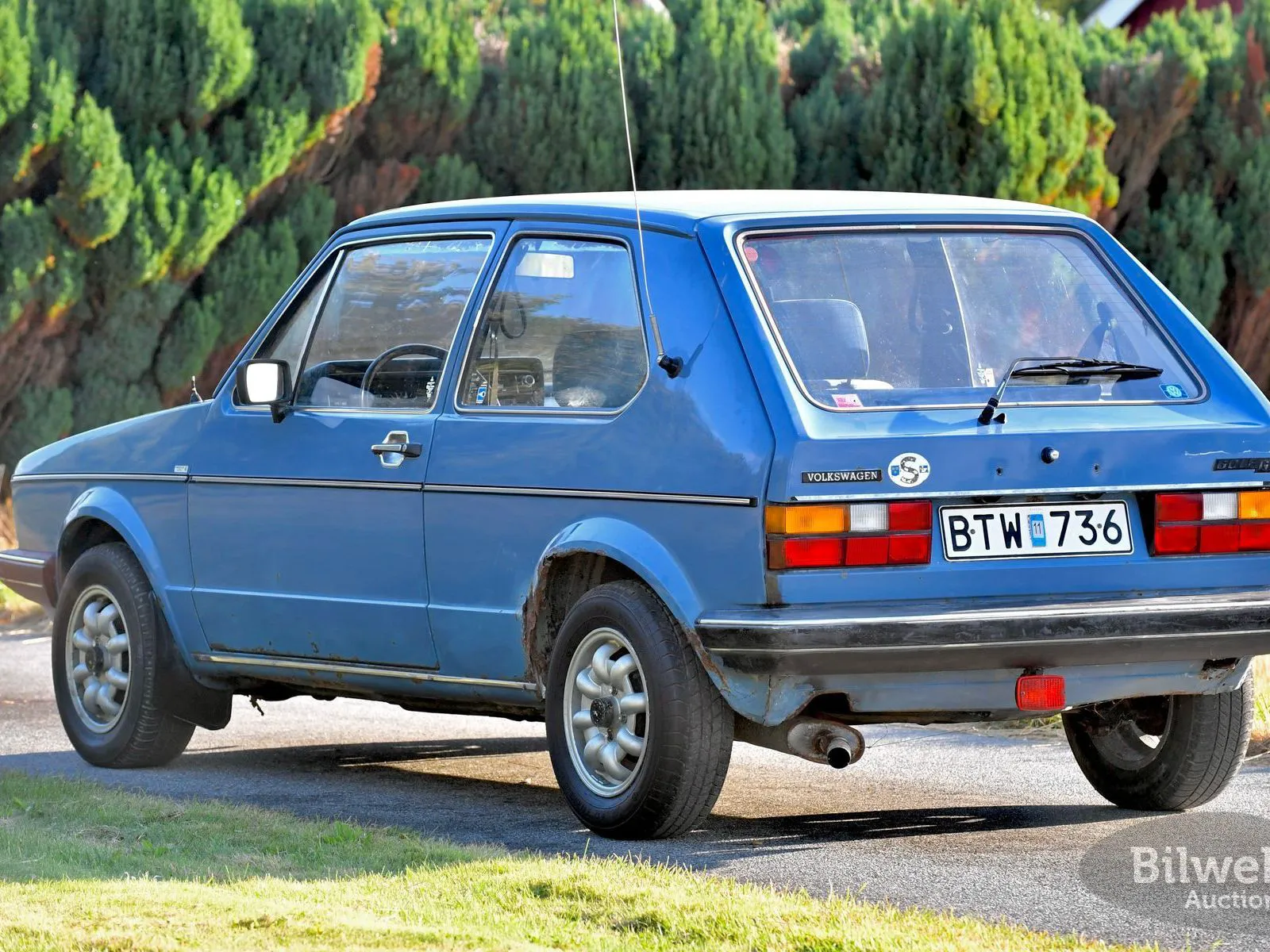 Vehicle image 7