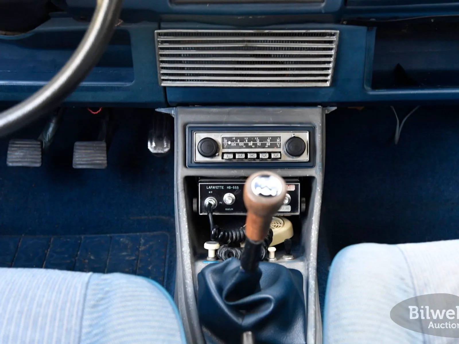 Vehicle image 24