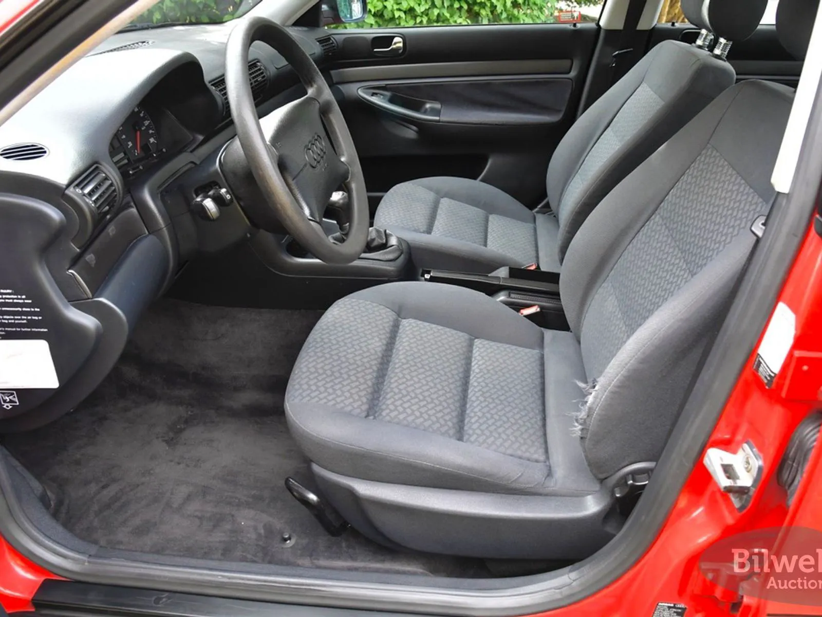 Vehicle image 16