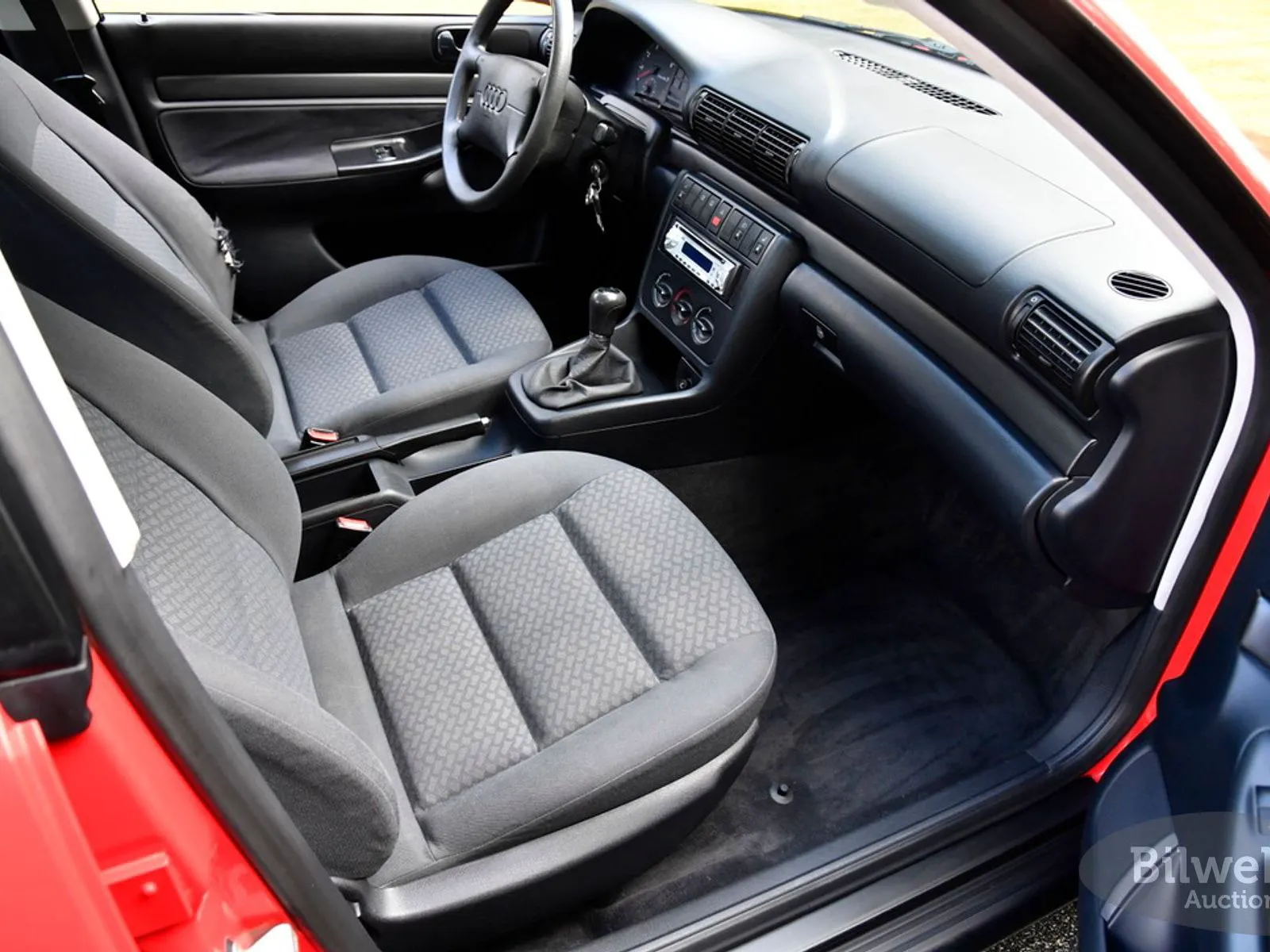 Vehicle image 35