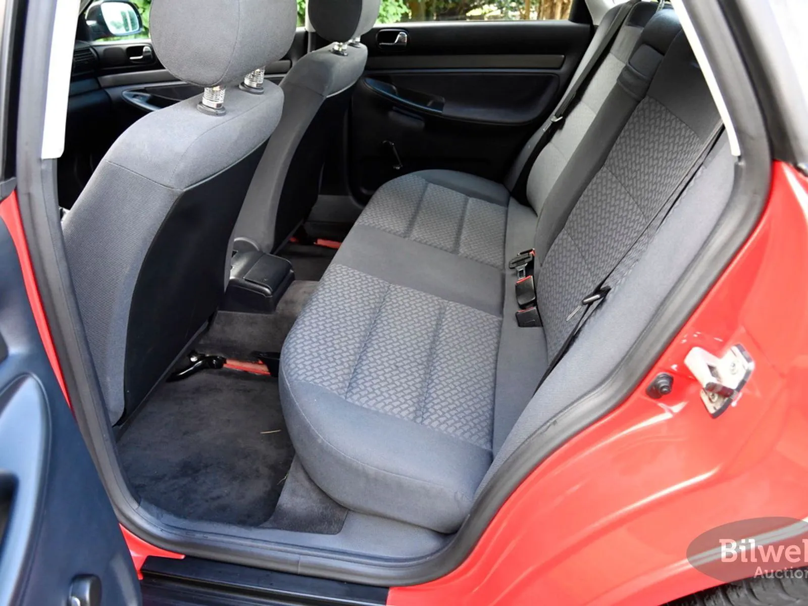 Vehicle image 28