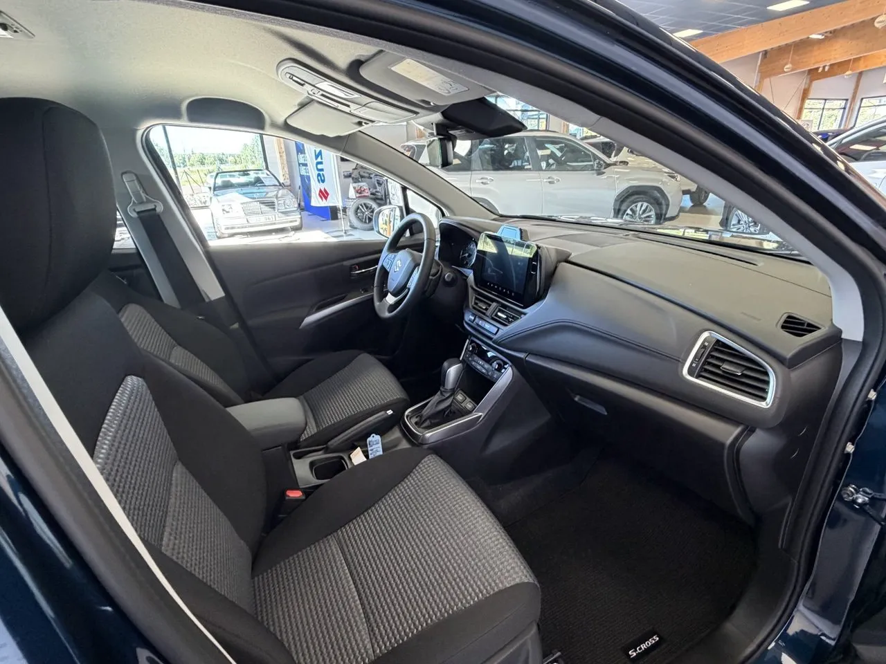 Vehicle image 11