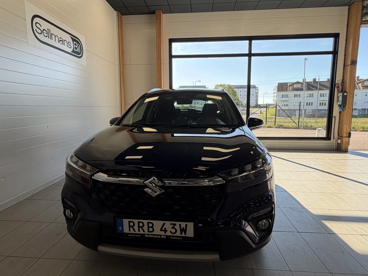 Vehicle image 2