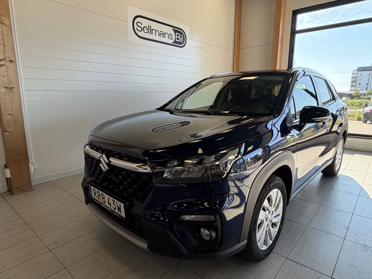 Vehicle image 1