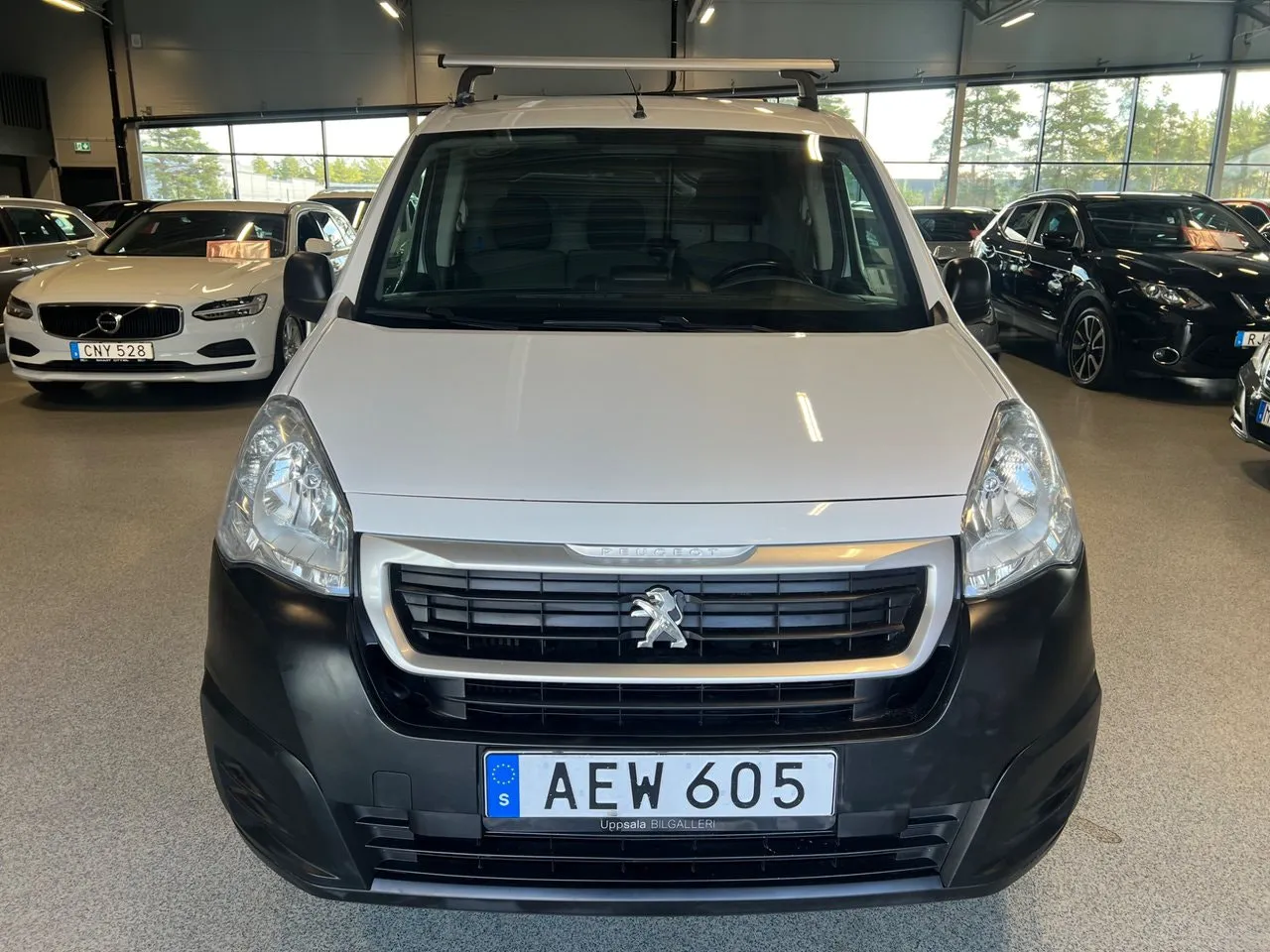 Vehicle image 7