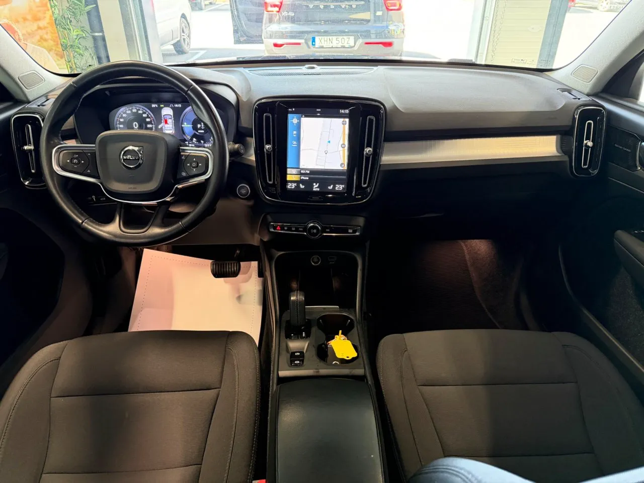 Vehicle image 14