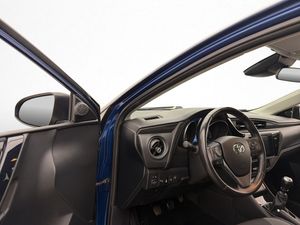 Toyota Auris bild 13