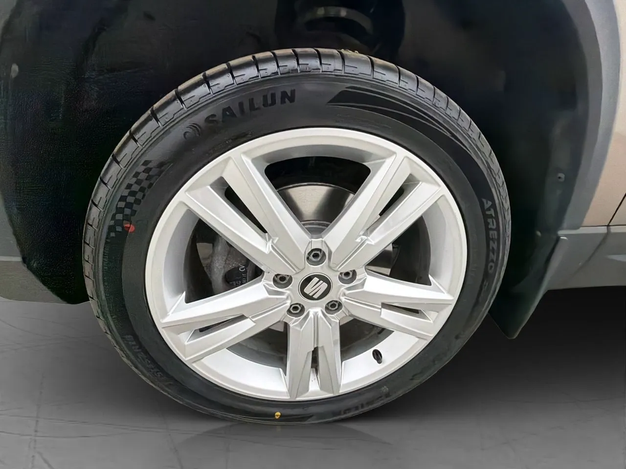 Vehicle image 30