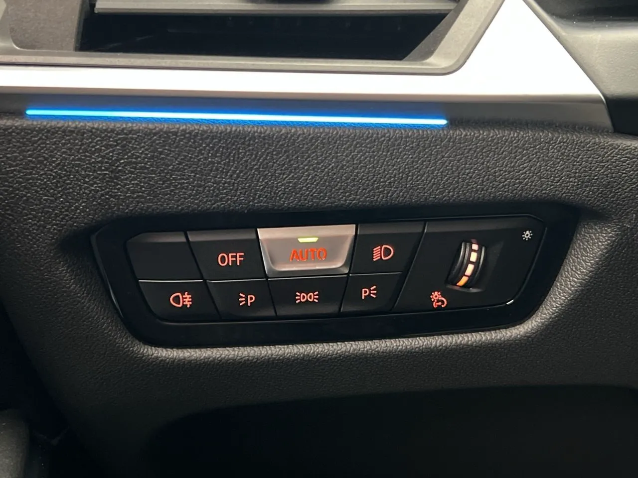 Vehicle image 34