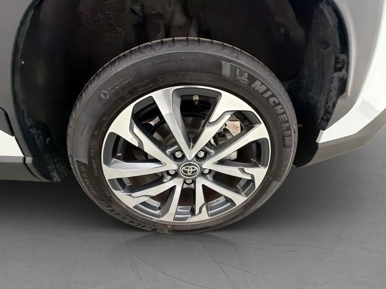 Vehicle image 30