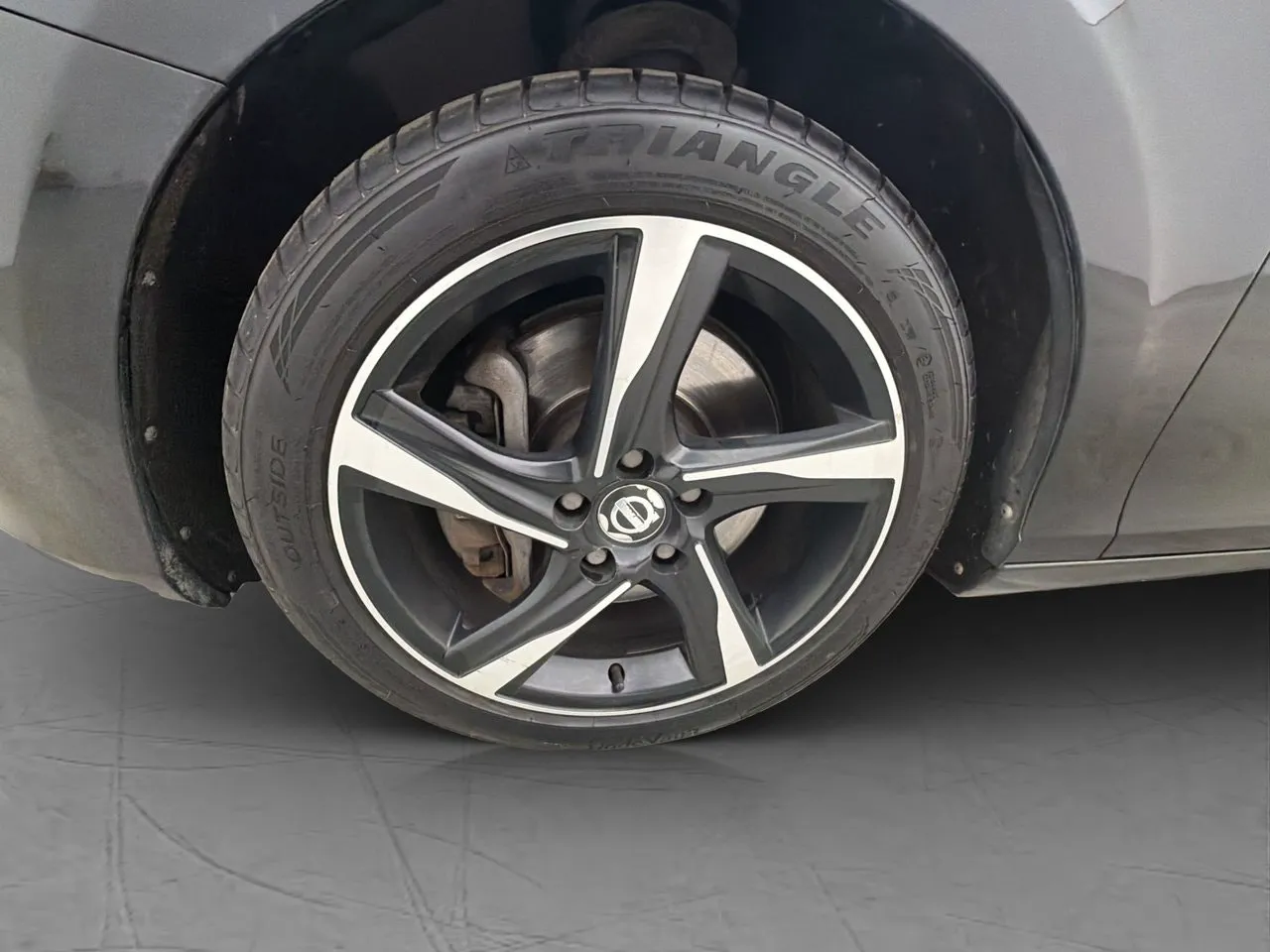 Vehicle image 25