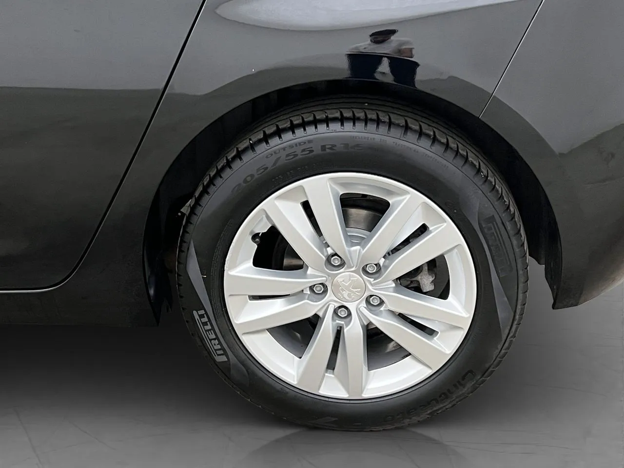 Vehicle image 22