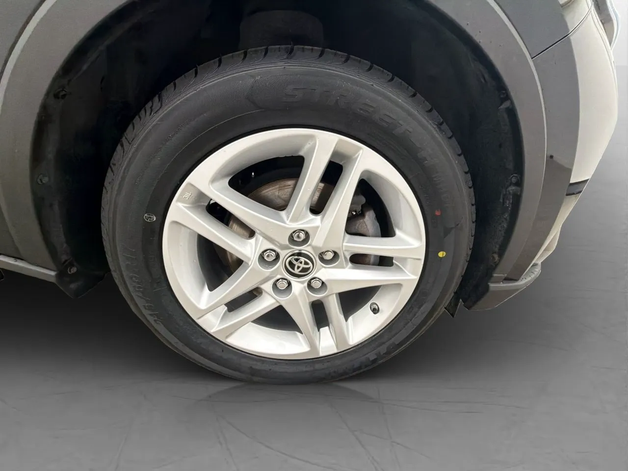 Vehicle image 30