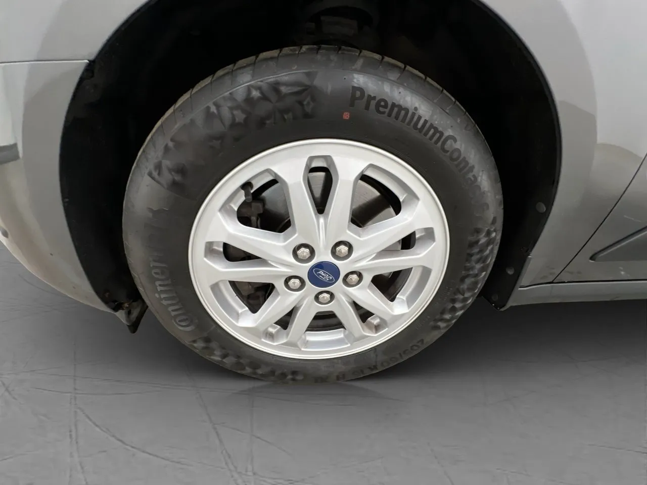 Vehicle image 22
