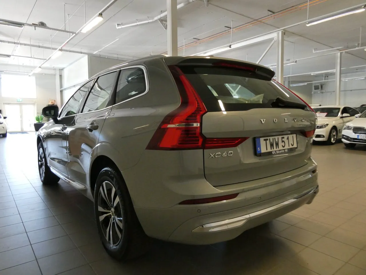 Vehicle image 9