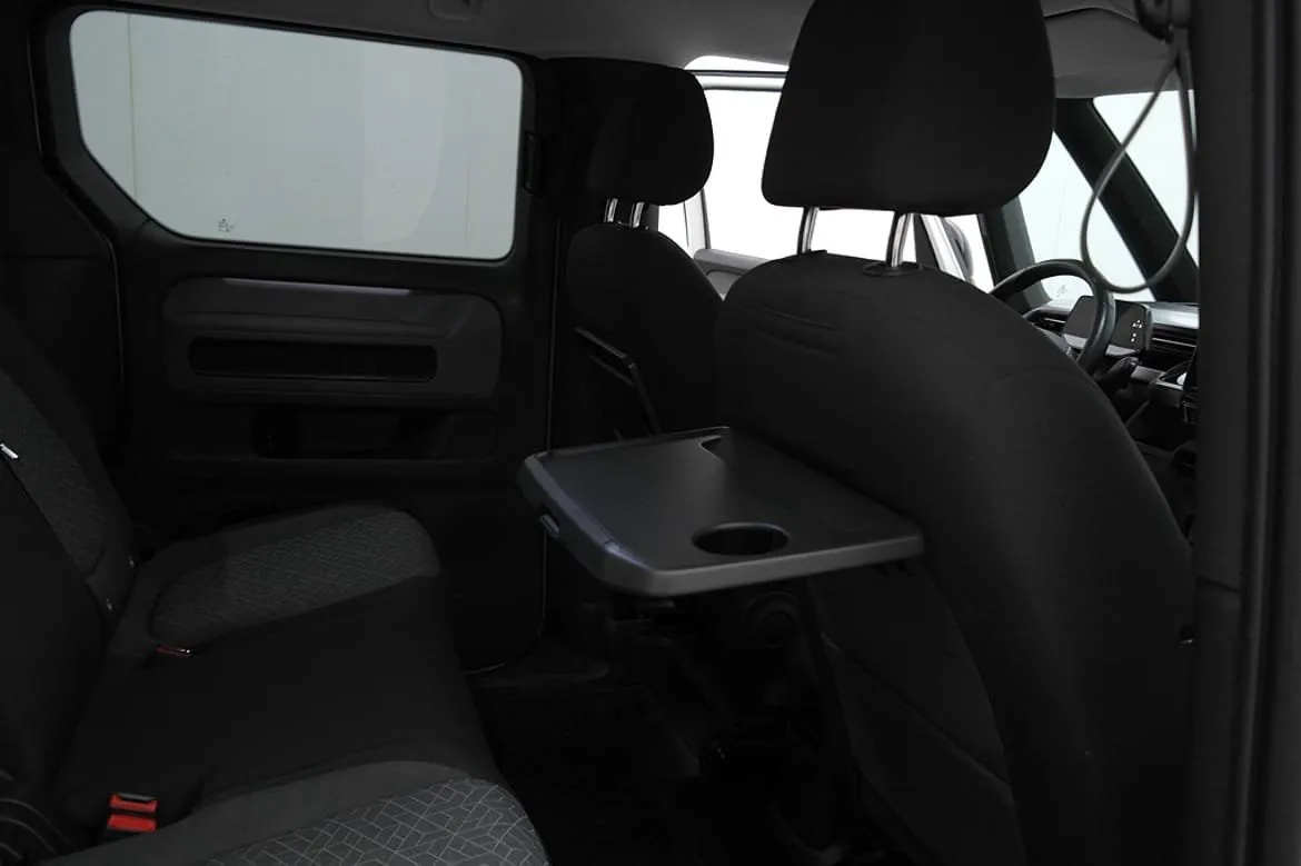 Vehicle image 18