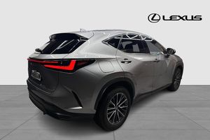 Lexus NX bild 5