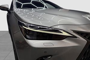 Lexus NX bild 9
