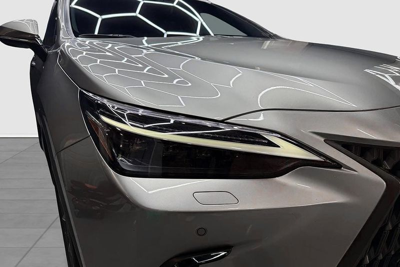 Lexus NX bild 9