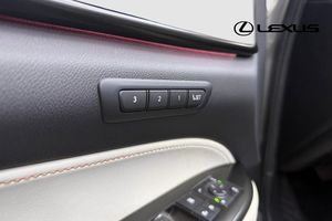 Lexus NX bild 18