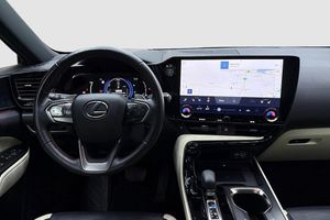 Lexus NX bild 14