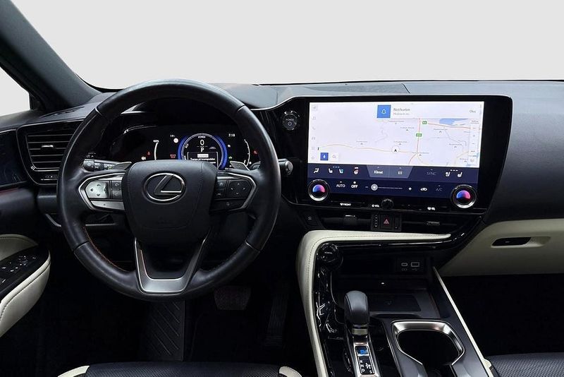 Lexus NX bild 14