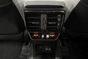 Lexus NX bild 16