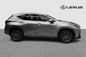 Lexus NX bild 7