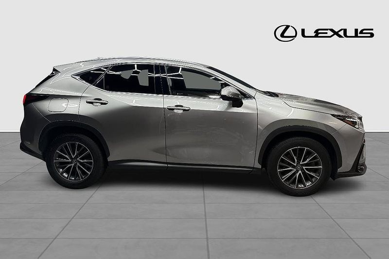 Lexus NX bild 7