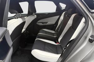 Lexus NX bild 13