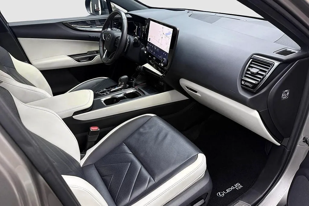 Vehicle image 14
