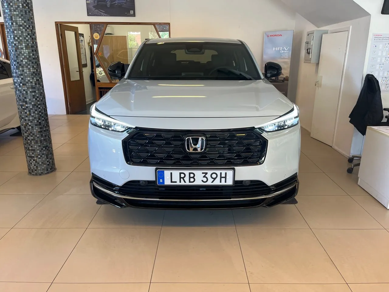 Vehicle image 3