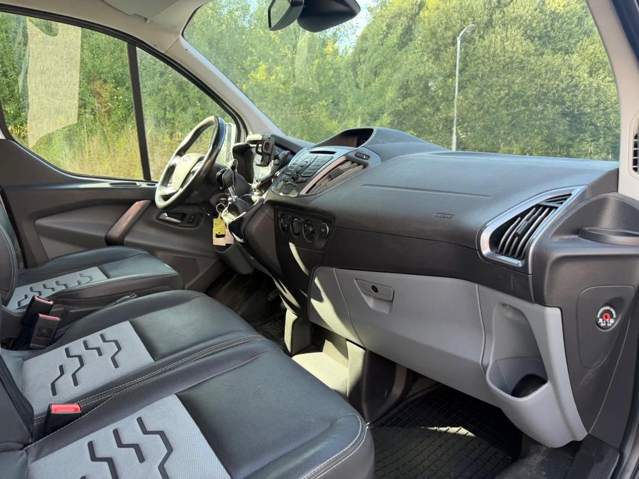 Vehicle image 7