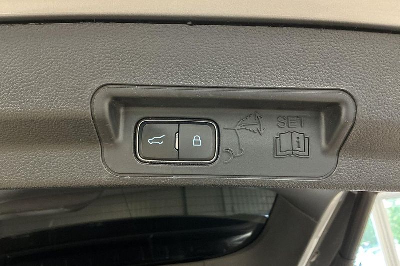 Ford Explorer bild 24