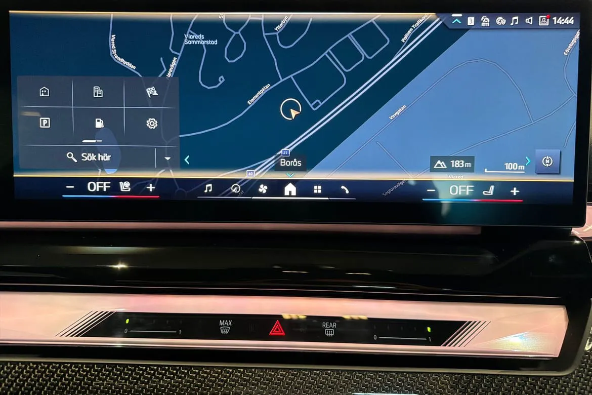 Vehicle image 14
