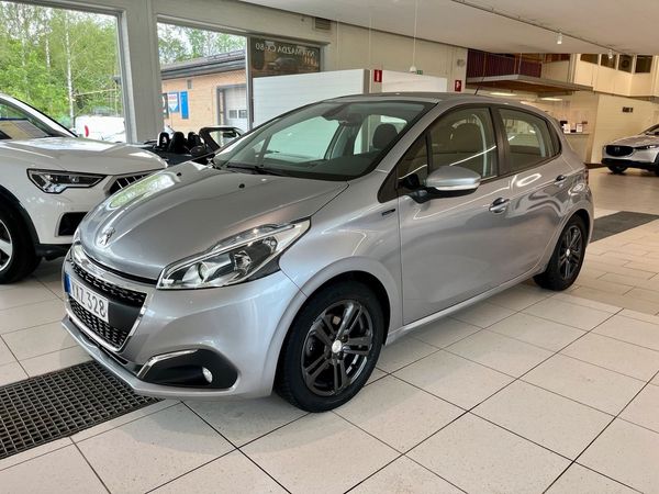 Peugeot 208 Signature 5d 1.2 PureTech 82 Panorama/Ny kamrem - 2018