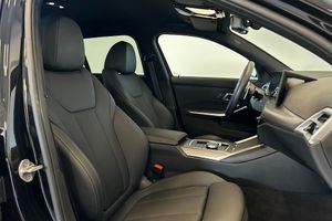 BMW 330 bild 18
